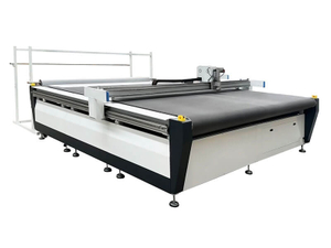 Macchina da taglio CNC per tende a rullo e zebrate per tessuti per tende