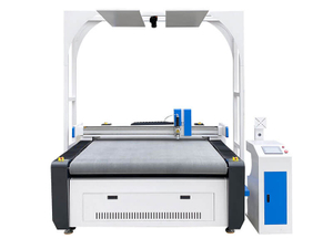 CNC řezac&iacute; stroj z ovč&iacute; kůže z př&iacute;rodn&iacute; prav&eacute; kůže