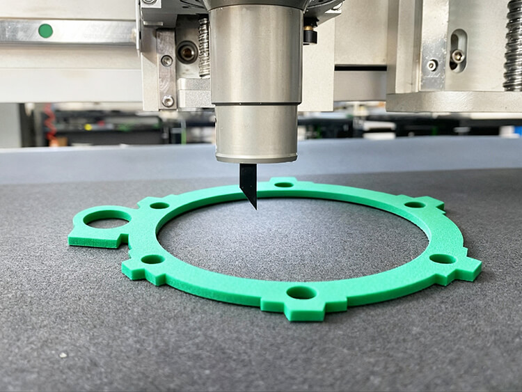 Przewodnik dla kupujących: Jak wybrać odpowiednią maszynę do cięcia uszczelek CNC dla swojej fabryki