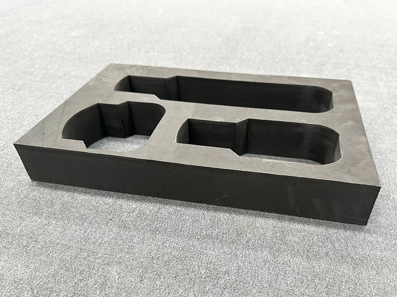 ایوا فوم پیکیجنگ CNC کاٹنے والی مشین داخل کرتا ہے۔