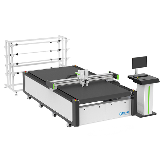 Automatizovan&yacute; stroj na rezanie kože SL1625CL na v&yacute;robu pohoviek a autosedačiek