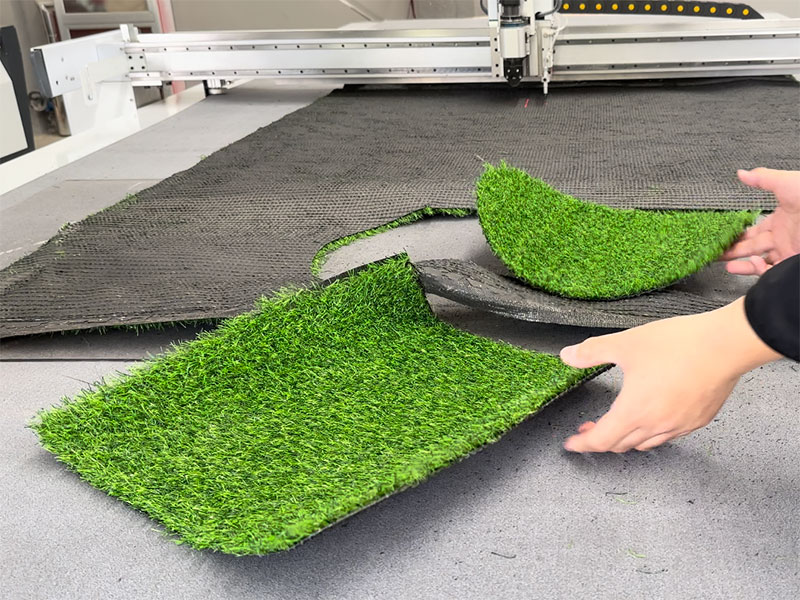 Mesin Pemotong Karpet Rumput Buatan 