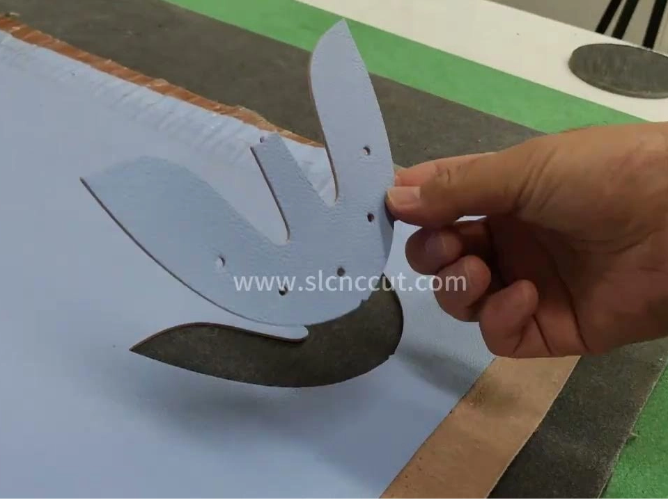 نحوه انتخاب بهترین دستگاه برش چرم با تجزیه و تحلیل مزایا و کاربردها: راهنمای کامل خریدار