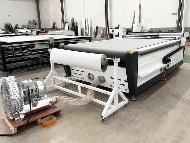 Y&uuml;ksek Verimli Deri Kesimi i&ccedil;in En İyi Stratejiler Nasıl Se&ccedil;ilir: Eksiksiz Bir &Uuml;retim Kılavuzu